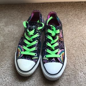 Graffiti converse